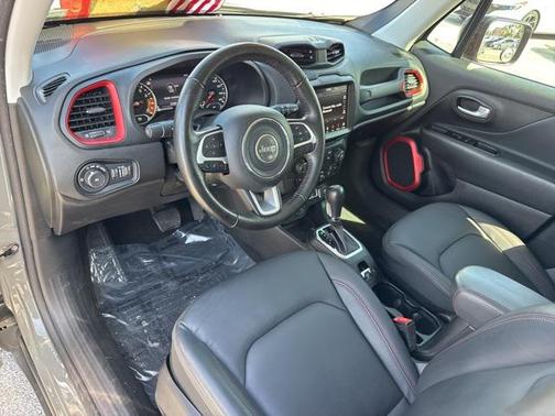 2023 Jeep Renegade Trailhawk