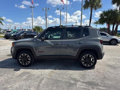 2023 Jeep Renegade Trailhawk