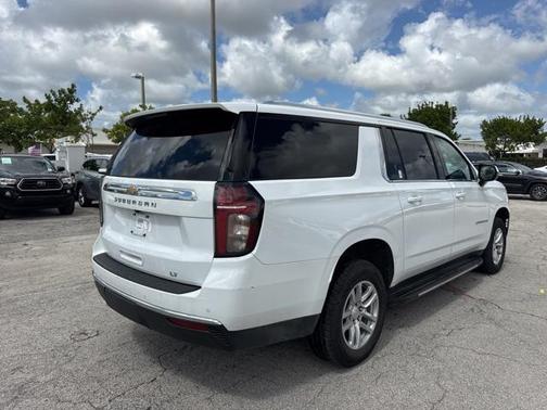 2023 Chevrolet Suburban LT