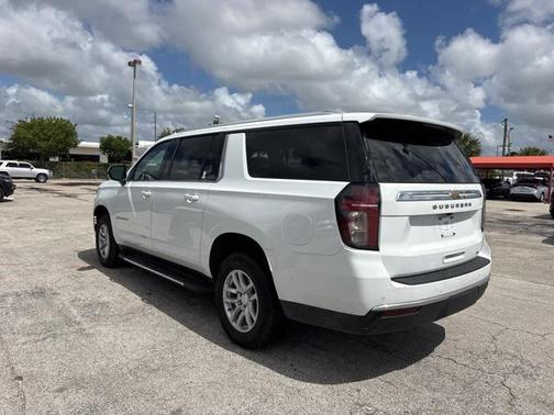 2023 Chevrolet Suburban LT