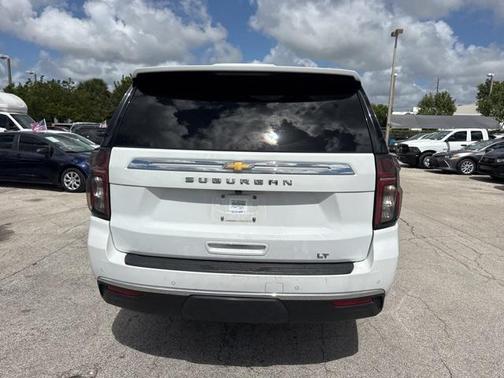 2023 Chevrolet Suburban LT