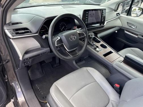 2023 Toyota Sienna XLE 7 Passenger
