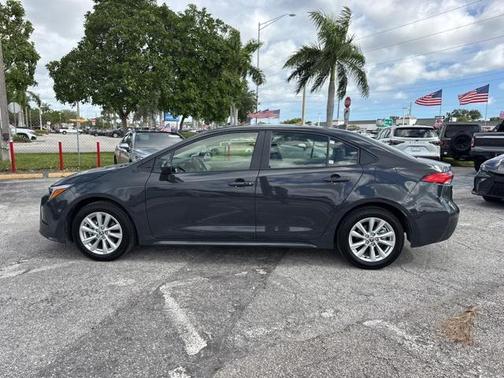 2025 Toyota Corolla Hybrid LE