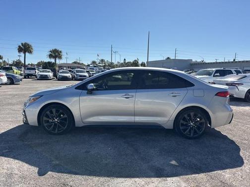 2024 Toyota Corolla Hybrid SE