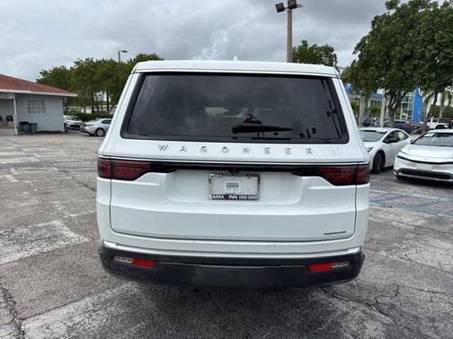 2022 Jeep Wagoneer Series III 4x2