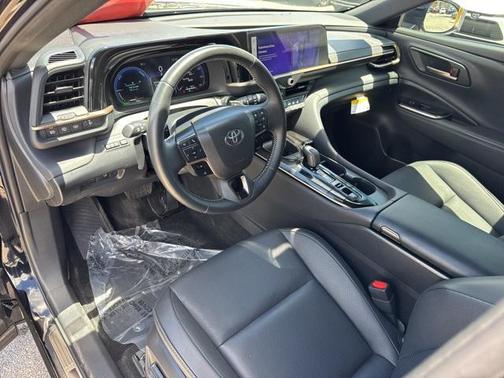2025 Toyota Crown Signia XLE