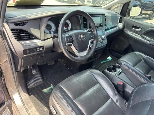 2017 Toyota Sienna SE