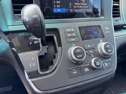 2017 Toyota Sienna SE