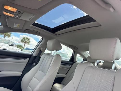 2019 Honda Accord Touring 2.0T