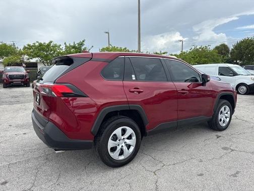 2025 Toyota RAV4 LE