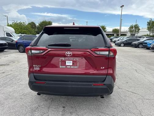 2025 Toyota RAV4 LE