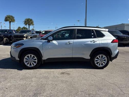 2024 Toyota Corolla Cross LE