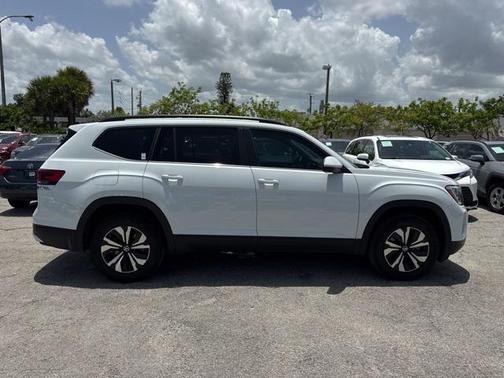 2024 Volkswagen Atlas 2.0T SE
