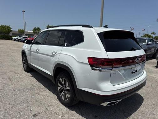 2024 Volkswagen Atlas 2.0T SE