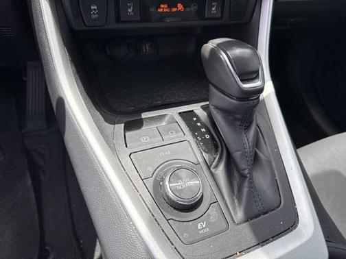 2023 Toyota RAV4 Hybrid SE