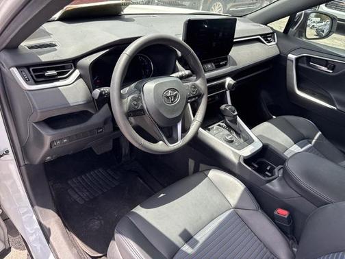 2023 Toyota RAV4 Hybrid SE