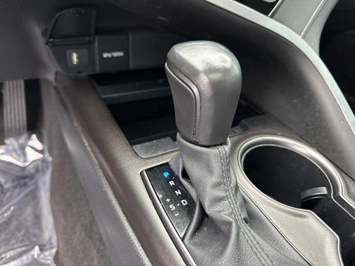 2024 Toyota Camry Hybrid SE