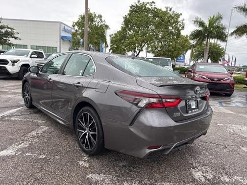 2022 Toyota Camry SE