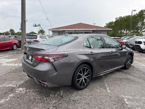 2022 Toyota Camry SE