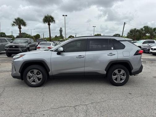2024 Toyota RAV4 Hybrid XLE