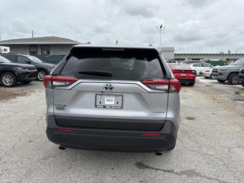 2024 Toyota RAV4 Hybrid XLE