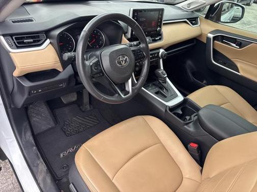 2019 Toyota RAV4 XLE Premium