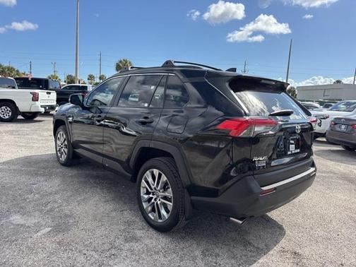 2025 Toyota RAV4 XLE Premium