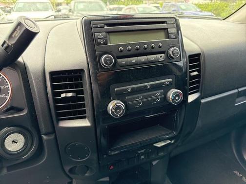 2015 Nissan Titan SV