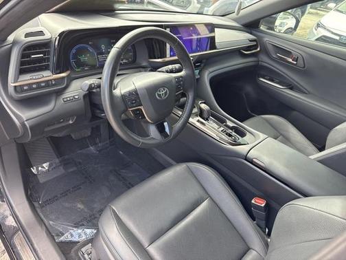 2025 Toyota Crown Signia XLE