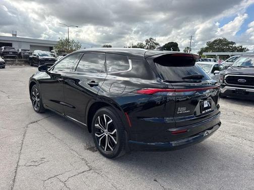 2025 Toyota Crown Signia XLE