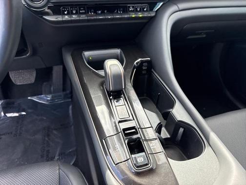 2025 Toyota Crown Signia XLE