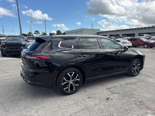 2025 Toyota Crown Signia XLE