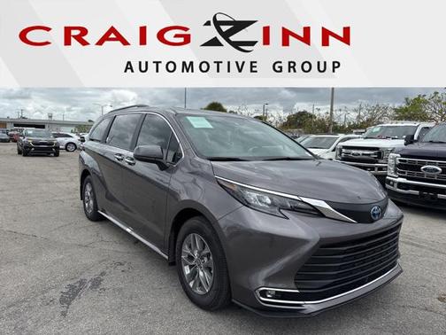 2024 Toyota Sienna XLE 8 Passenger