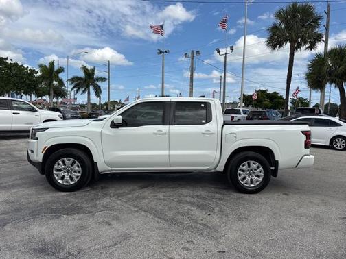 2023 Nissan Frontier SV