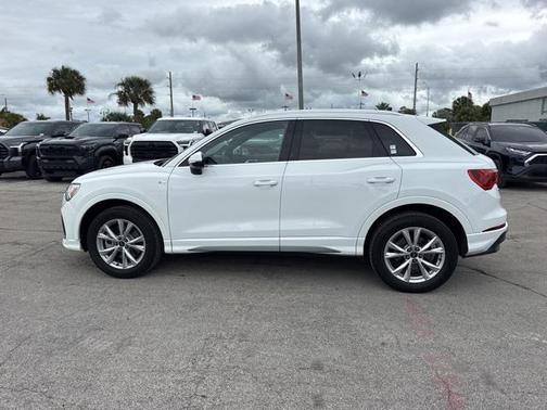 2025 Audi Q3 Premium 45 TFSI S line quattro Tiptronic