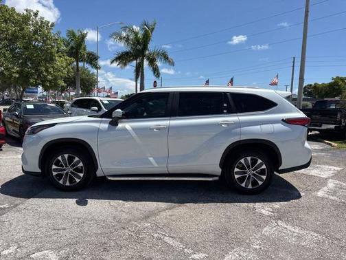 2023 Toyota Highlander XLE
