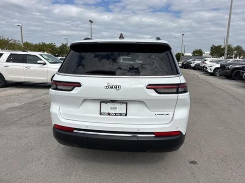 2023 Jeep Grand Cherokee L Laredo