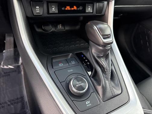 2023 Toyota RAV4 Hybrid SE