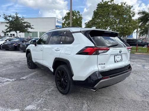 2023 Toyota RAV4 Hybrid SE