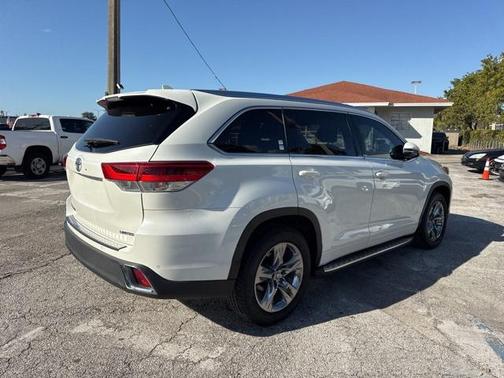 2018 Toyota Highlander Limited Platinum