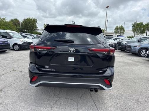 2024 Toyota Highlander XSE