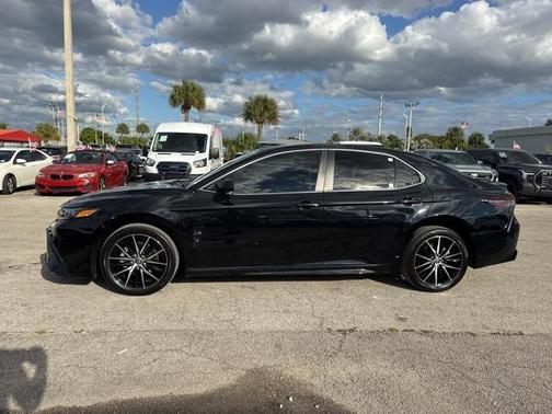 2023 Toyota Camry SE