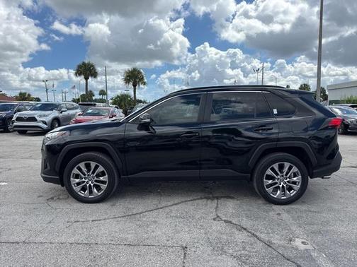 2022 Toyota RAV4 XLE Premium