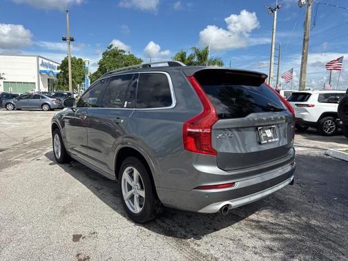 2018 Volvo XC90 T5 Momentum