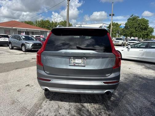 2018 Volvo XC90 T5 Momentum