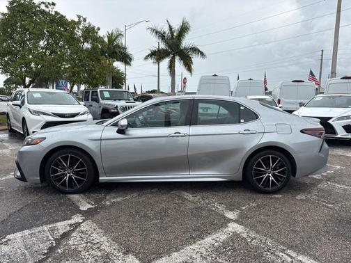 2022 Toyota Camry SE