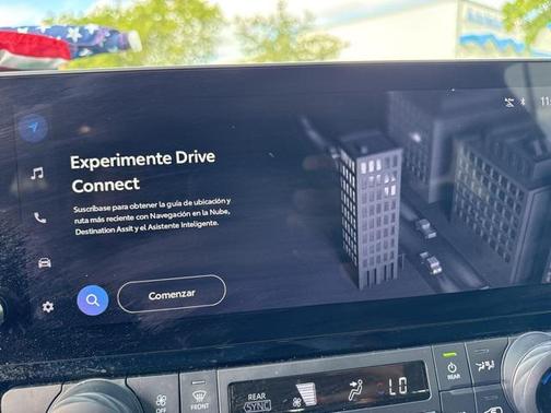 2025 Toyota Highlander Hybrid LE