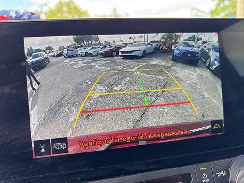 2025 Toyota Highlander Hybrid LE