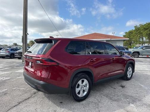 2025 Toyota Highlander Hybrid LE
