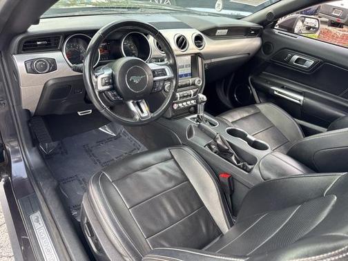 2022 Ford Mustang EcoBoost Premium